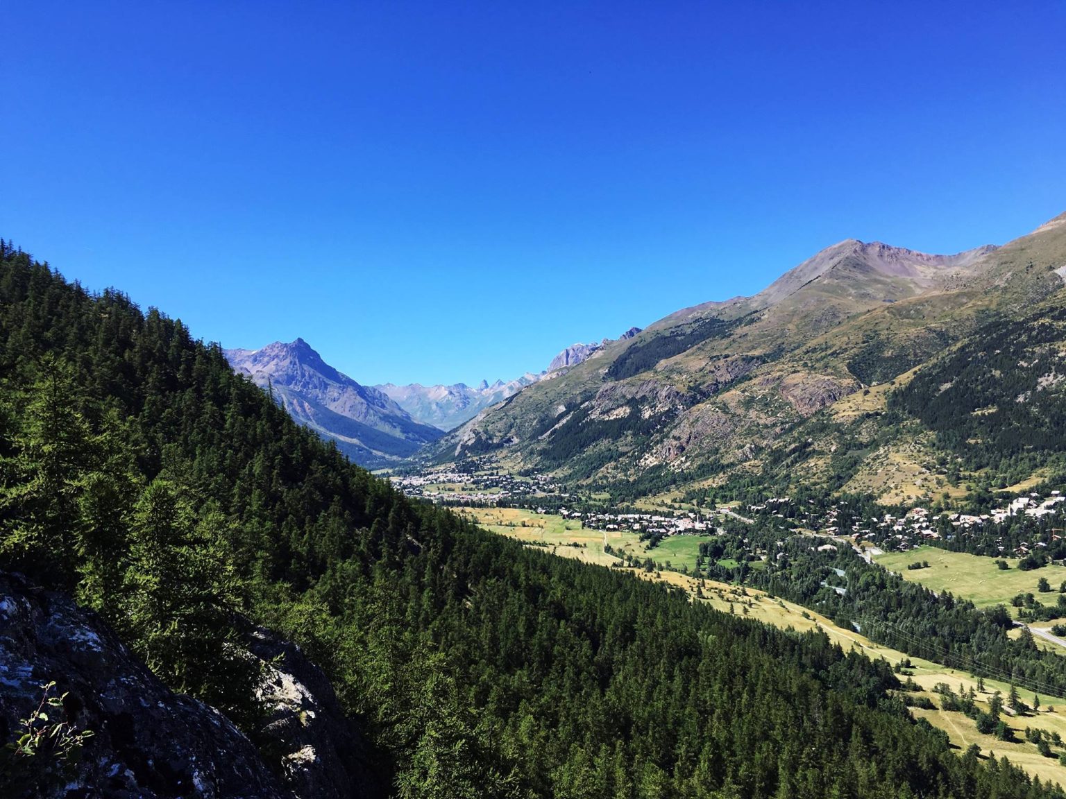 Via-ferrata-le-Rocher-du-Bez-1536x1152.jpg